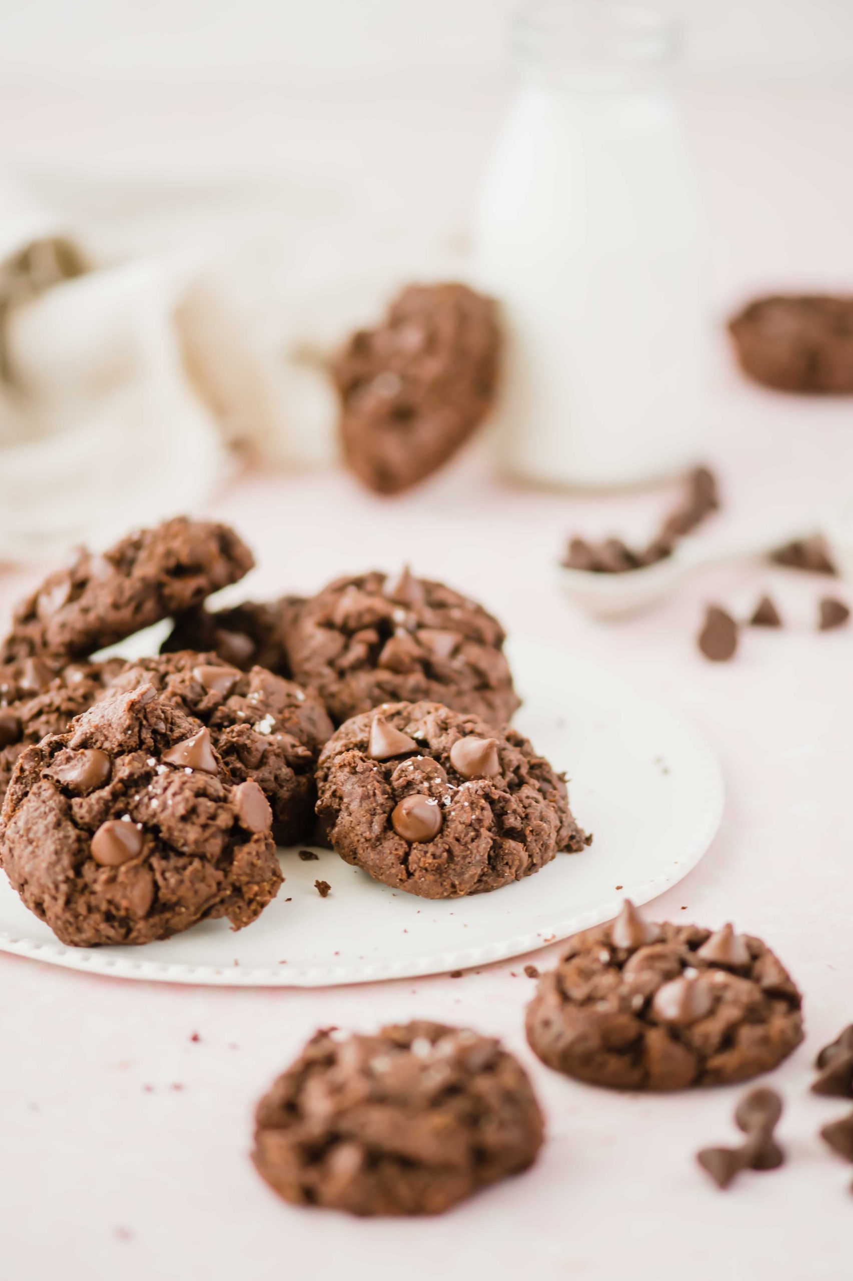 Chocolate fudge cookies on pink background