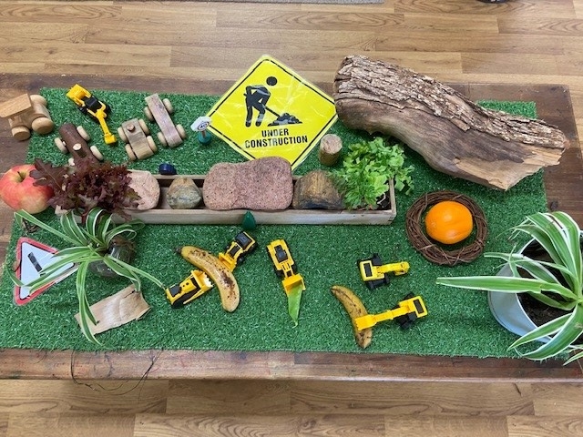 Food Exposure scene using diggers and real fruit!
